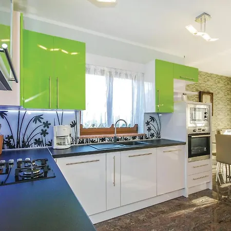Holiday home In With Kitchen *